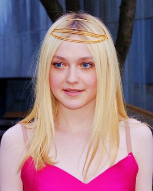 Dakota Fanning nude 8