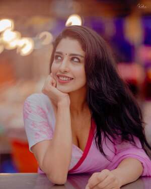 Daksha Nagarkar nude 11