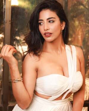 Daksha Nagarkar nude 5