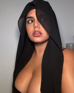 Dalila Ahzahara nude 6