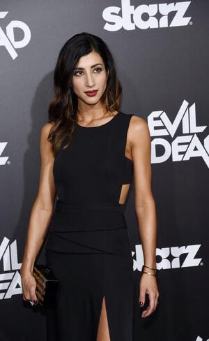 Dana DeLorenzo nude 7