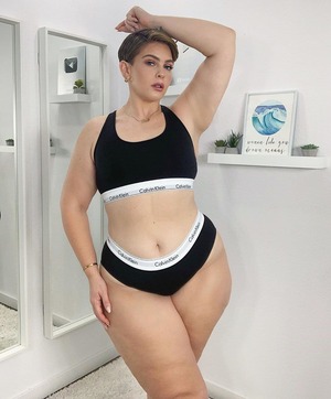 Dani Carbonari nude 1