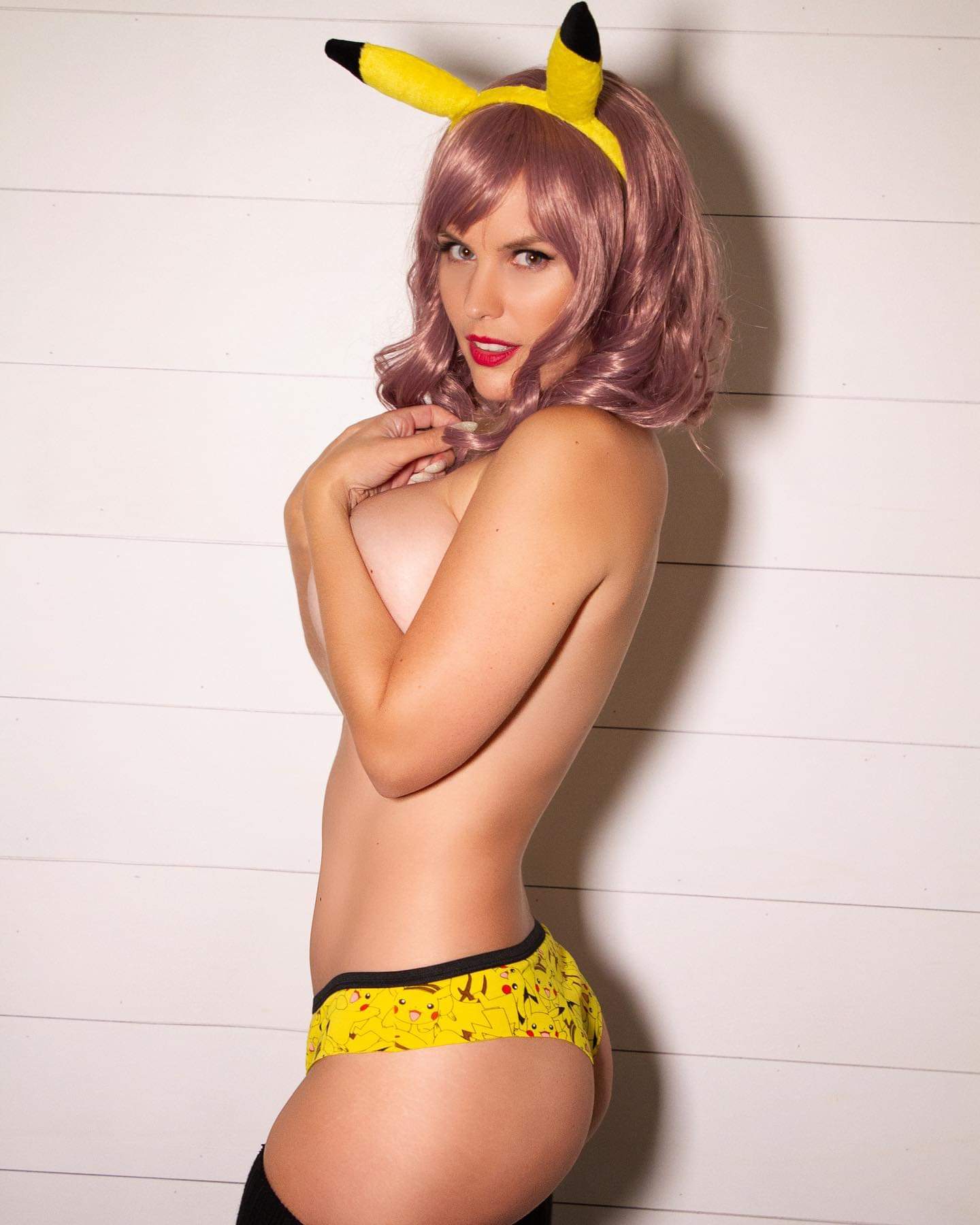 Danielle Pavluk nude 2
