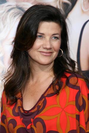 Daphne Zuniga nude 12