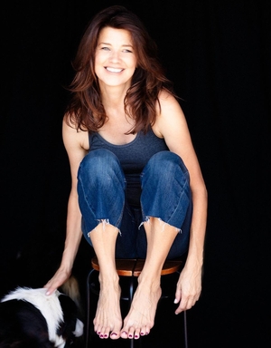 Daphne Zuniga nude 7
