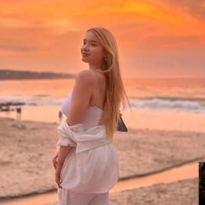 Dasha Gartman nude 6