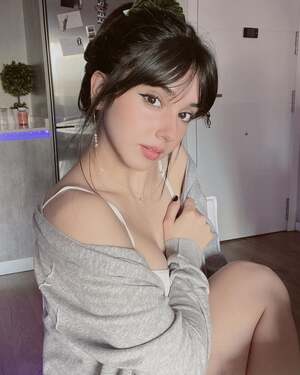 Deargia nude 6