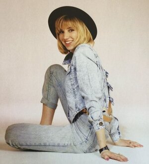 Debbie Gibson nude 10