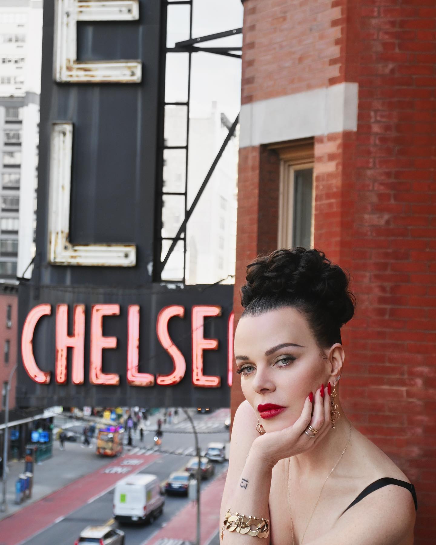 Debi Mazar nude 7