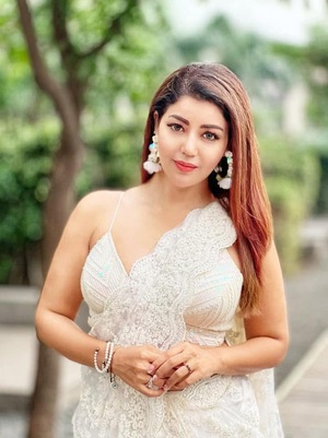 Debina Bonnerjee nude 12