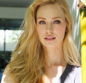 Deborah Ann Woll nude 7