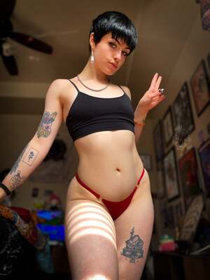 Decay Raee nude 4