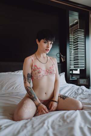 Decay Raee nude 5