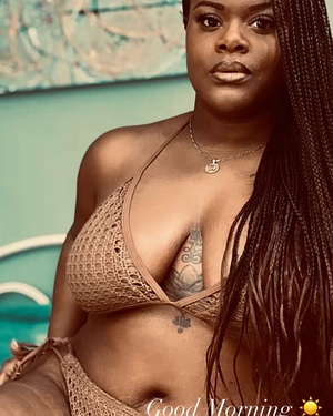 Dee Starks nude 4