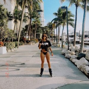 Dee Valladares nude 10