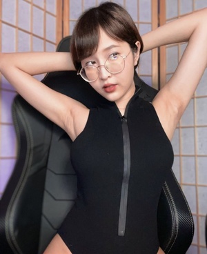 Deerlong nude 11
