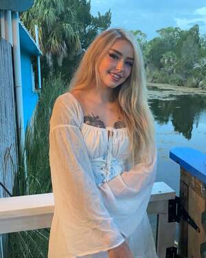 Delanie Strongwaifu nude 10