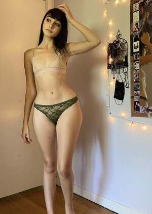 Delilah Raige Dewing nude 7
