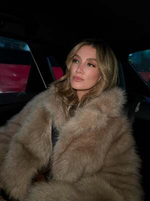 Delta Goodrem nude 7