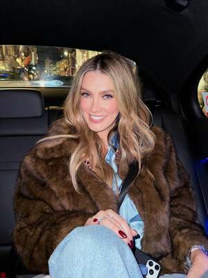 Delta Goodrem nude 9