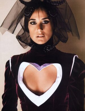 Demi Moore nude 6