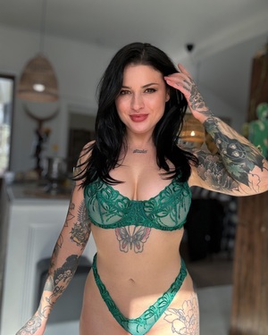 Demi Novak nude 5