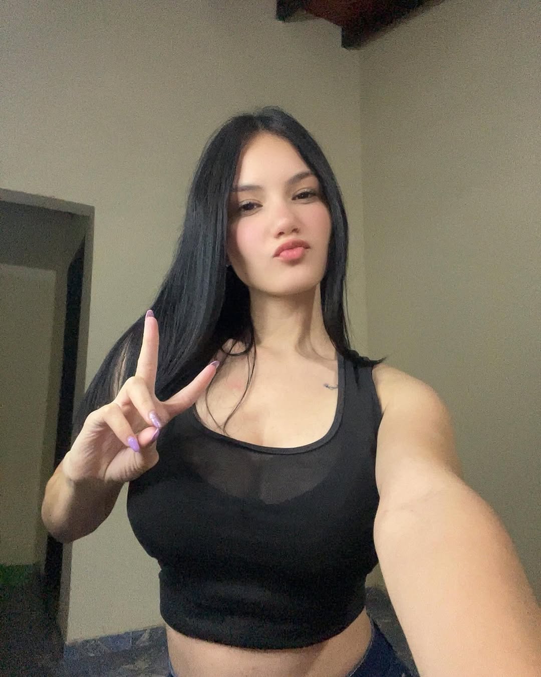 Denise Roa nude 9