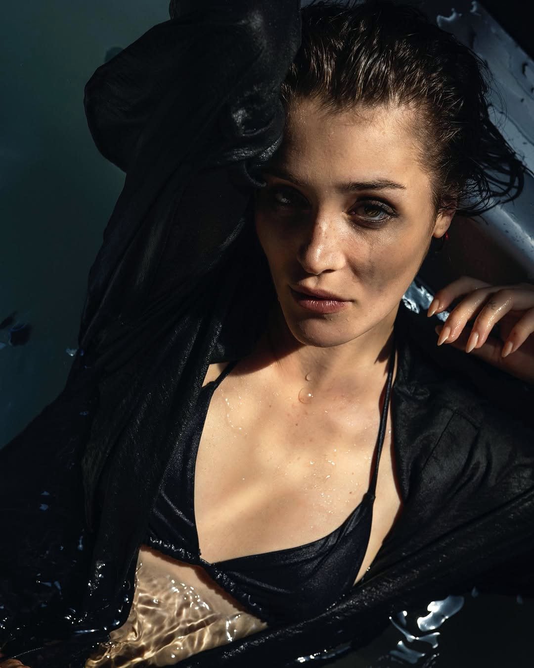 Deniz Isin nude 8