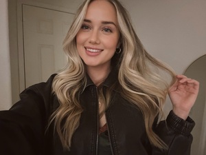 Derrion Keller nude 12