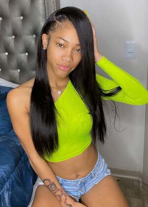 Dessy Gambino nude 3