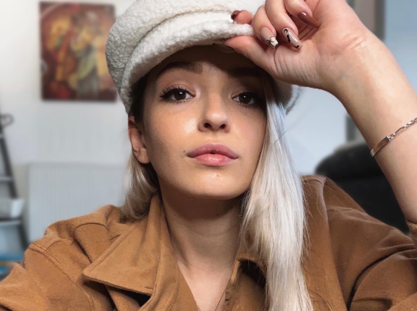 Deujna nude 8