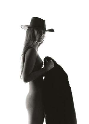 Devon Aoki nude 12