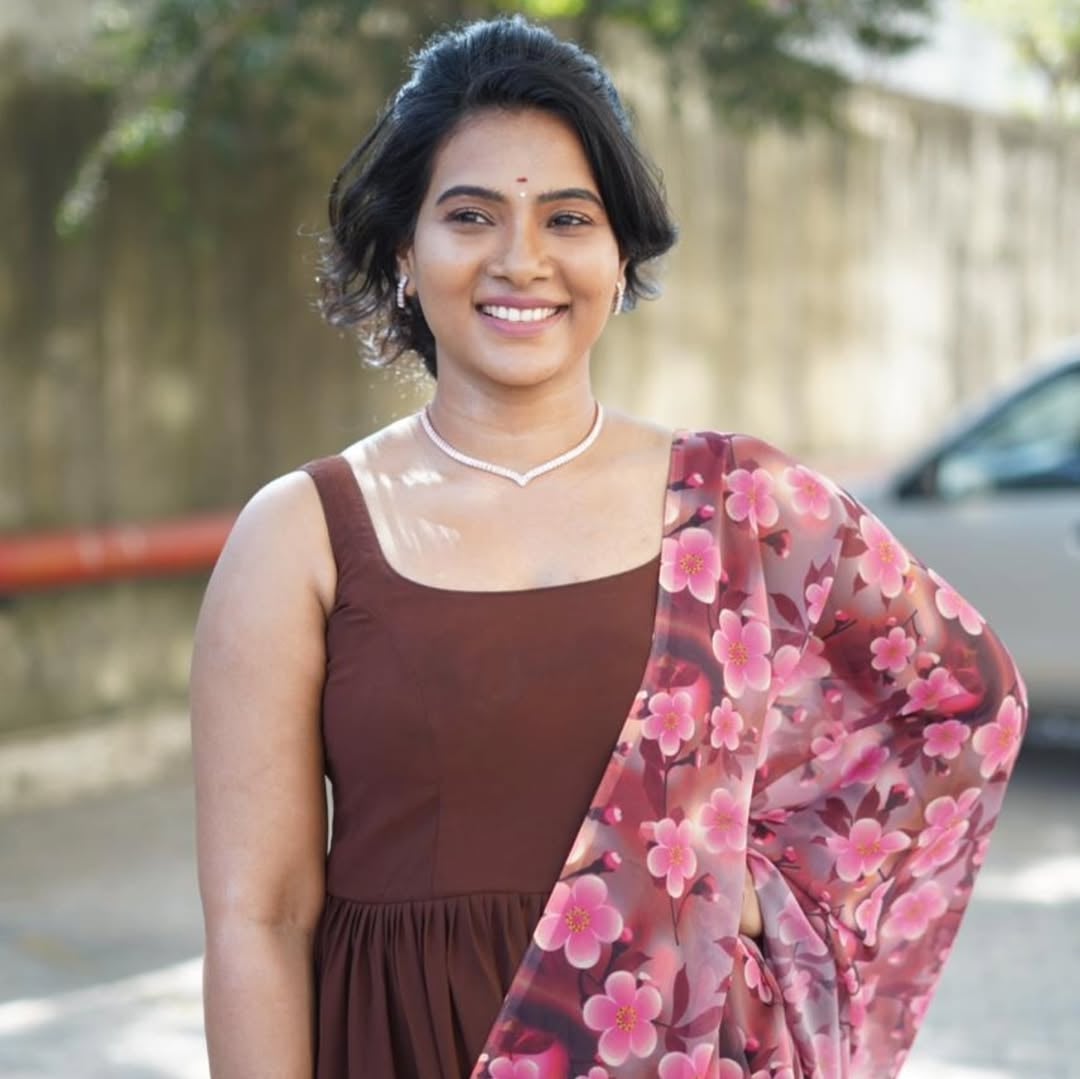 Dhivya Dhuraisamy nude 5