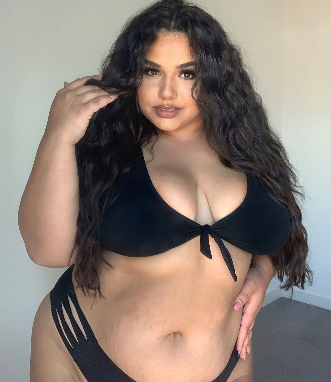 Diana Sirokai nude 8