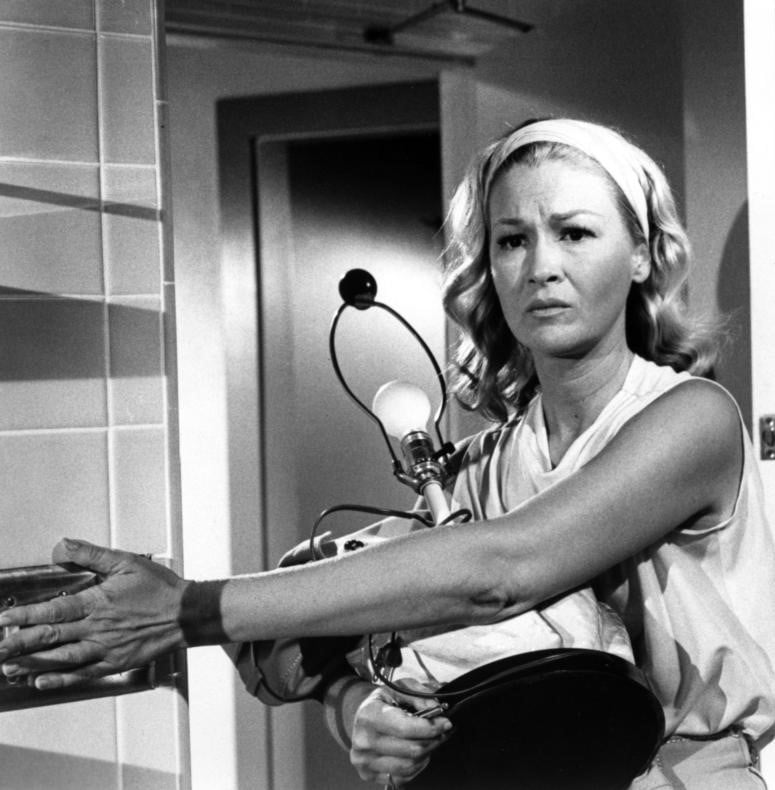 Diane Ladd nude 6