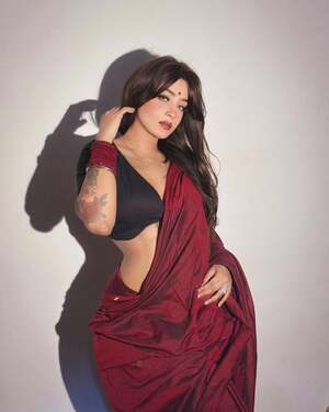 Dilnoor Sarna nude 10