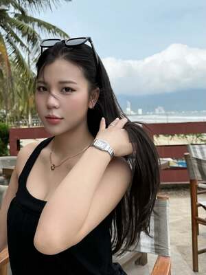 Dinh Thu Huong nude 12