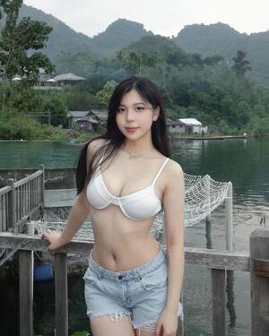 Dinh Thu Huong nude 2