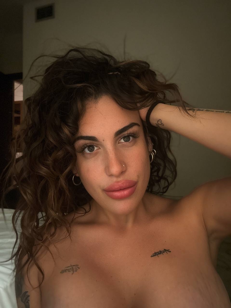Diosa Lola nude 12