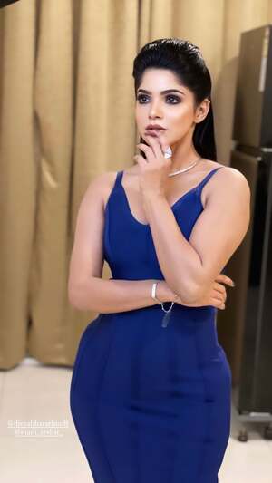 Divya Bharathi nude 5