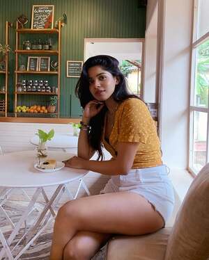 Divya Bharathi nude 7