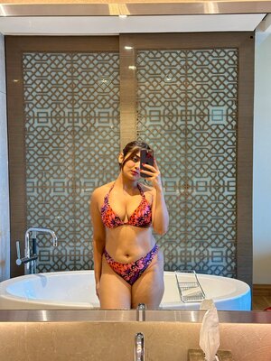 Divya Mistry nude 5