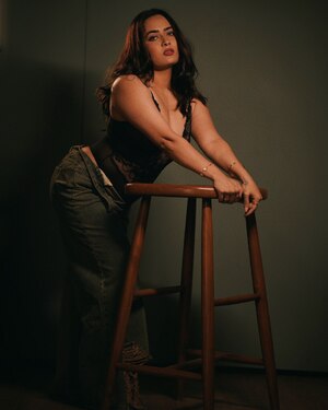 Divya Mistry nude 7