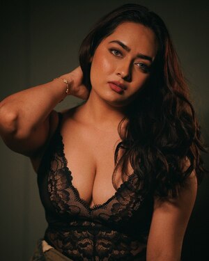 Divya Mistry nude 9