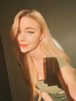 DizzyKitten nude 10