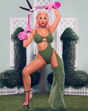 Doja Cat nude 1