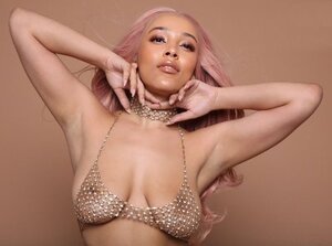 Doja Cat nude 10