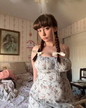 Dolly Monroe
