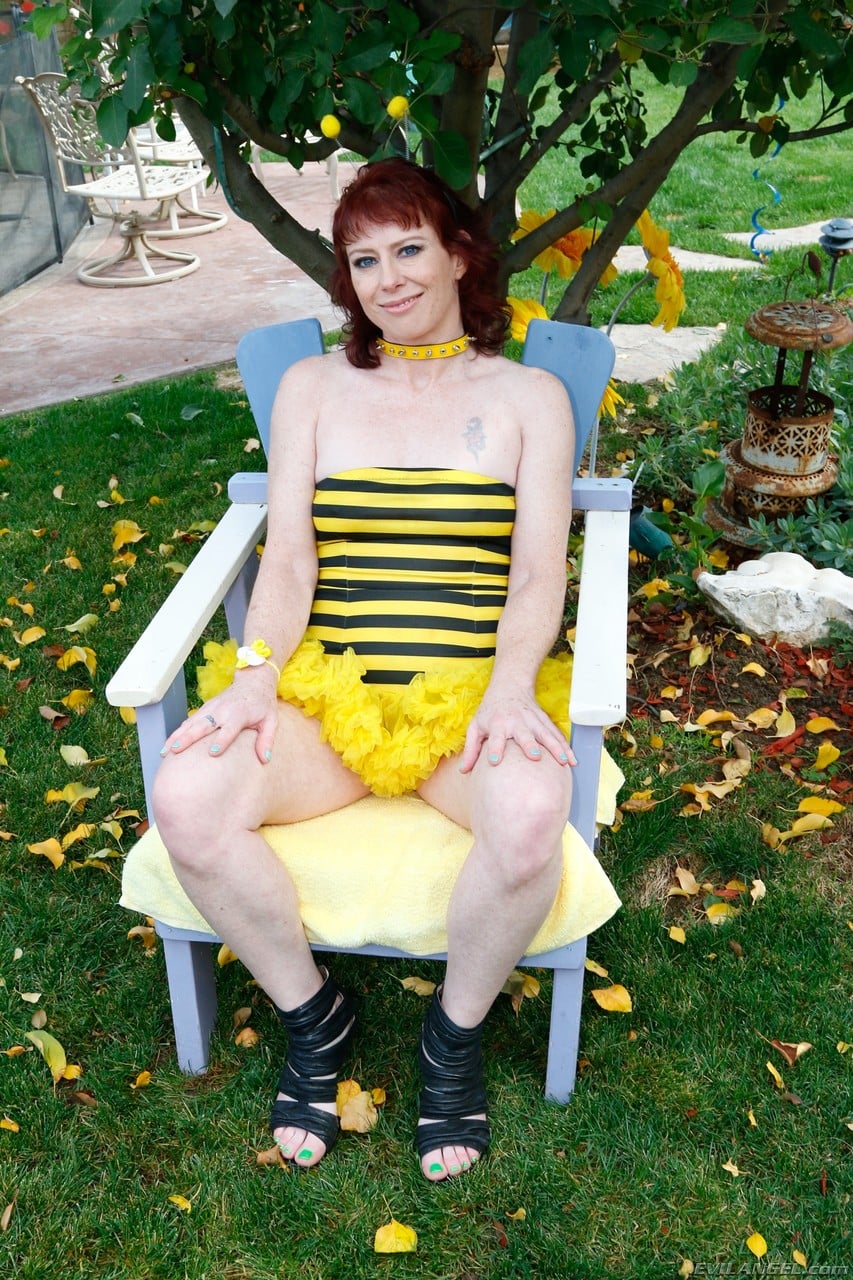 Donna Flower nude 3