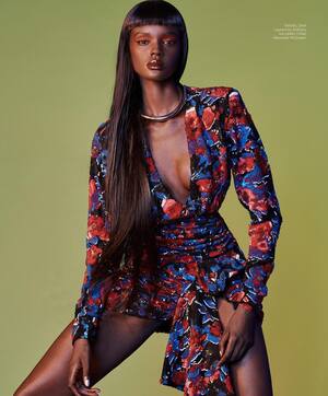 Duckie Thot nude 2